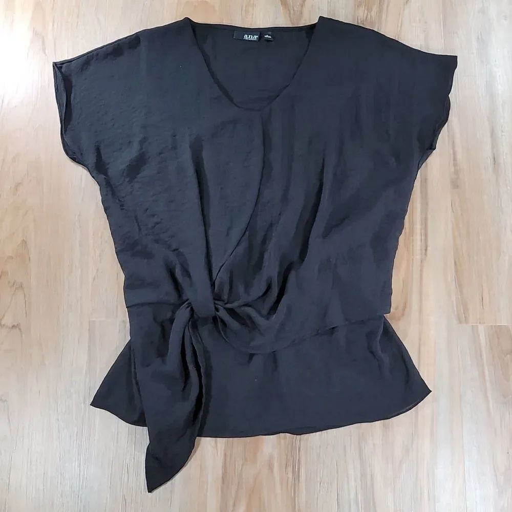 🔺️ANA Black Crinkled Semi Sheer Vneck Short Sleeve Top Small